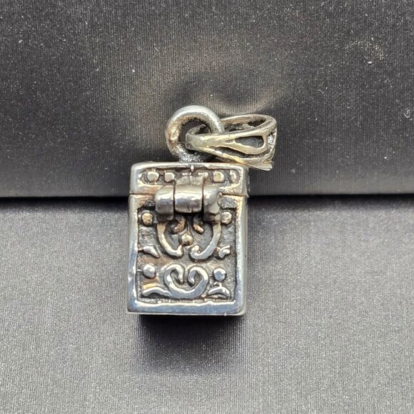 VTG 925 Sterling Silver 3D Prayer Box Pendant .75" Repoussé Design Signed DHS - Picture 4 of 12